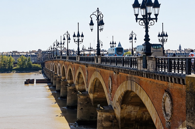 Pont de Pierre-037